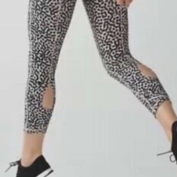 Lululemon Wunder Under Crop Ace Spot Grain Special Edition Size 8 - Picture 13 of 14